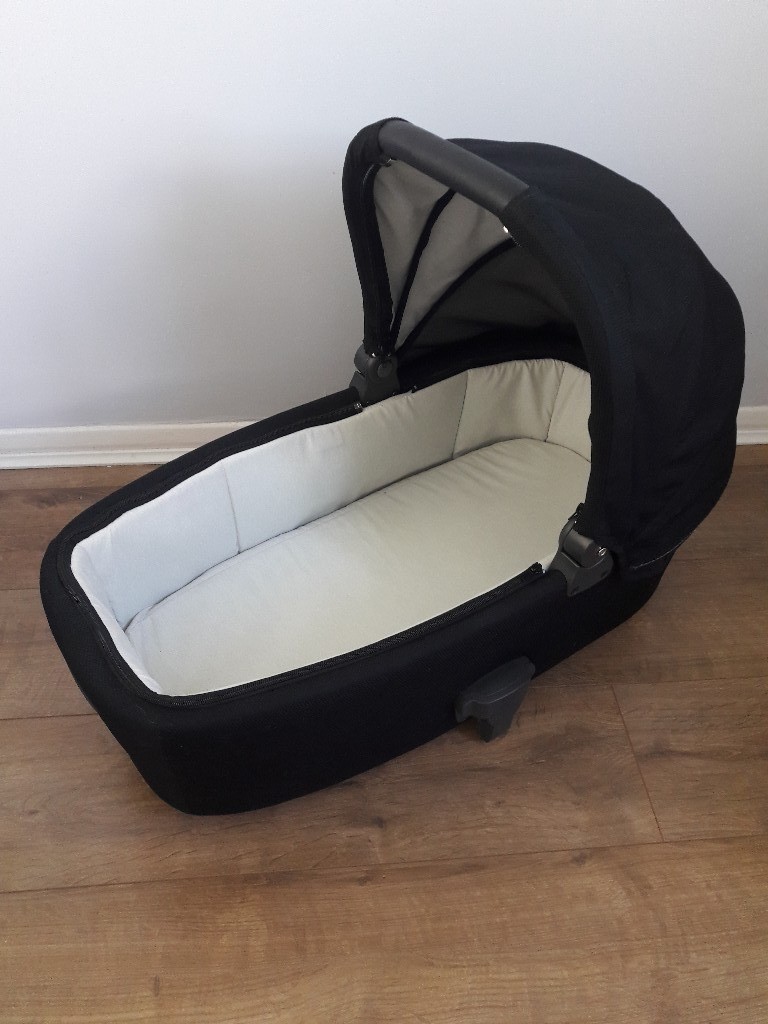 armadillo carrycot